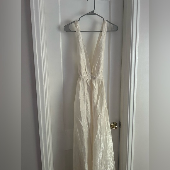 Plunge neck metallic beach dress - Picture 6 of 9